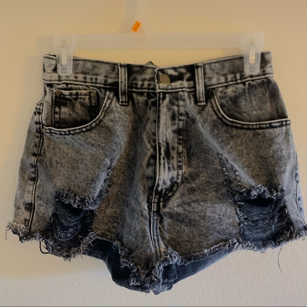 Volume - black jean shorts